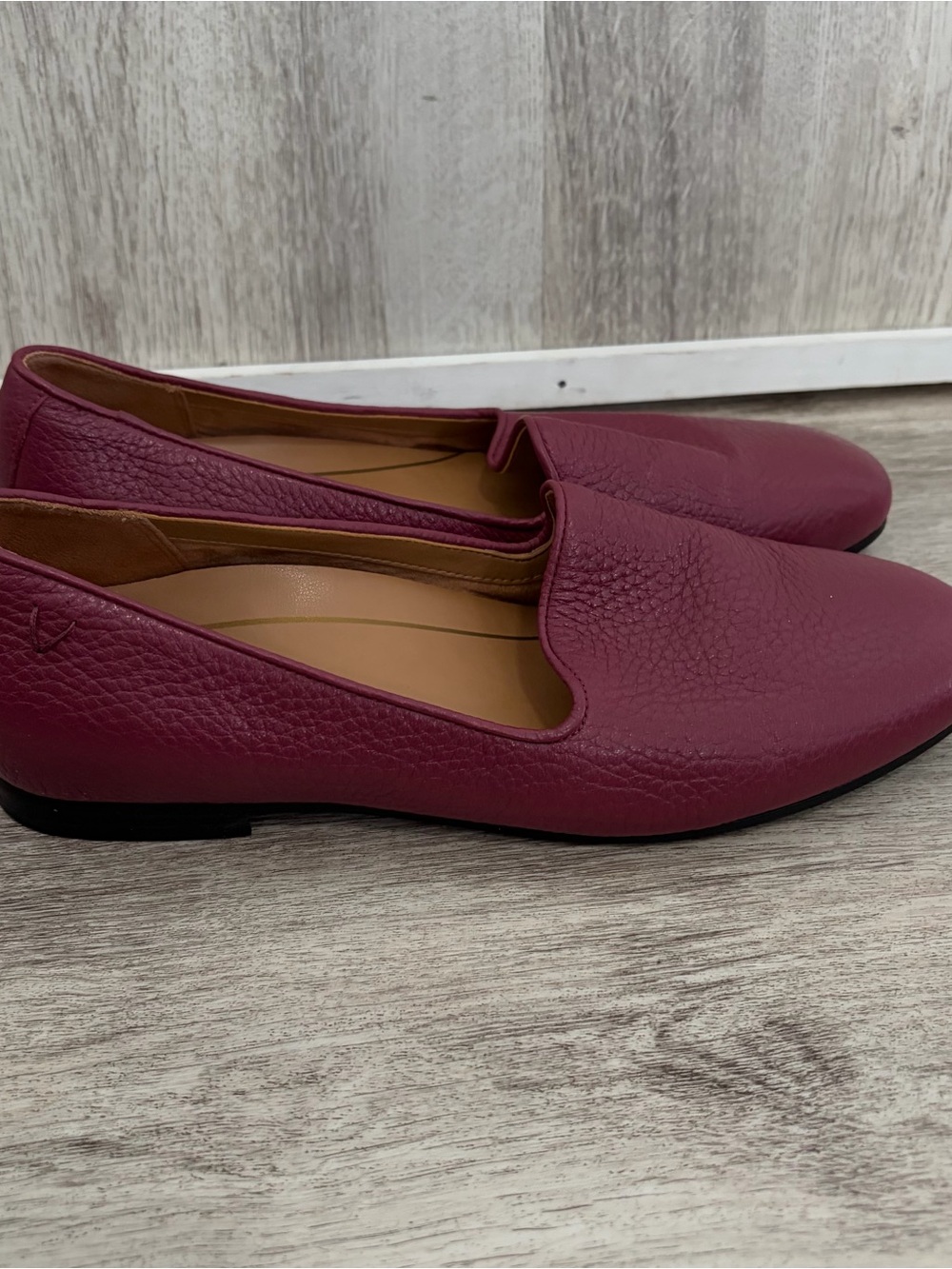 Vionic Willa 2 Slip on Flat Loafer Orthaheel Womens 8 Raspberry Purple Leather